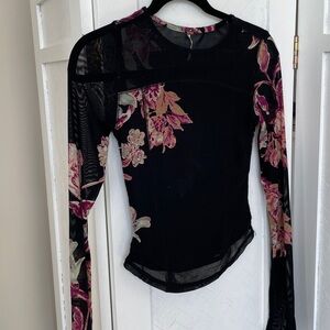 Free people Betty’s garden top XS Black and Floral